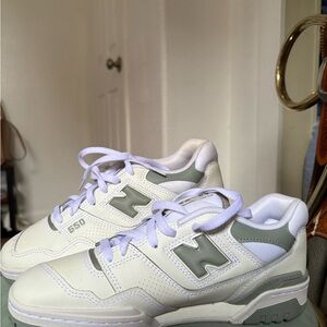 New Balance Women's Sneakers - White and Gray